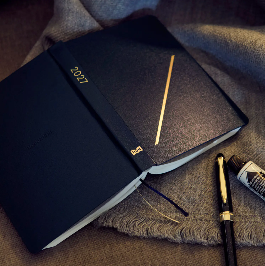 Hobonichi Techo 2027 HON A6 Slash - Navy