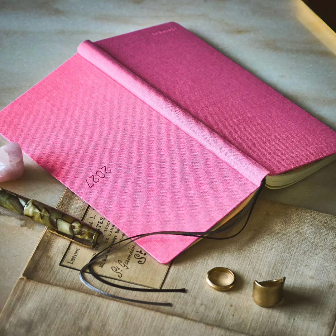 Hobonichi Techo 2027 Weeks MEGA Colors: Pink Sapphire