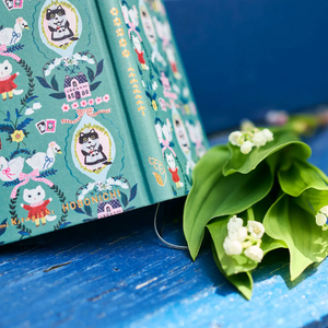 Hobonichi Techo 2027 Weeks: Yumi Kitagishi: White Cat Wallpaper
