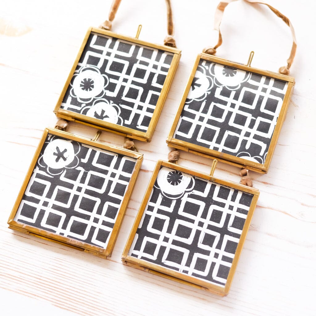 Brass Frame Ornaments Ornament Papillon Press Camellia - Black 