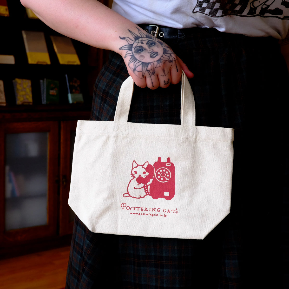 Pottering Cat Small Tote - Telephone